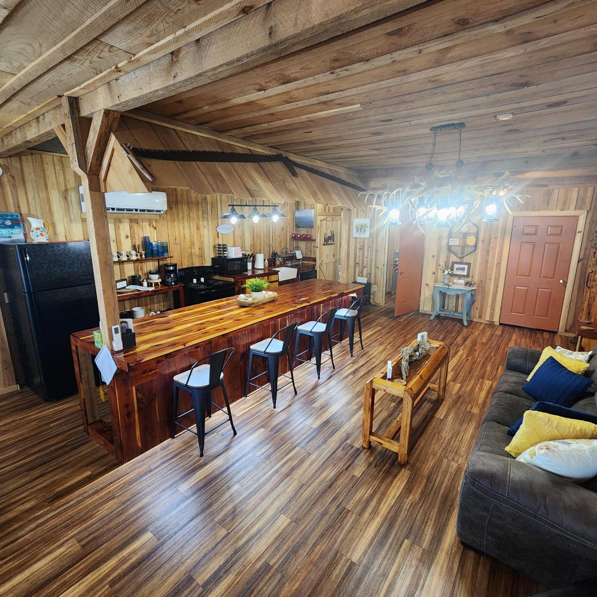 Unique Country Meets Modern!!! *