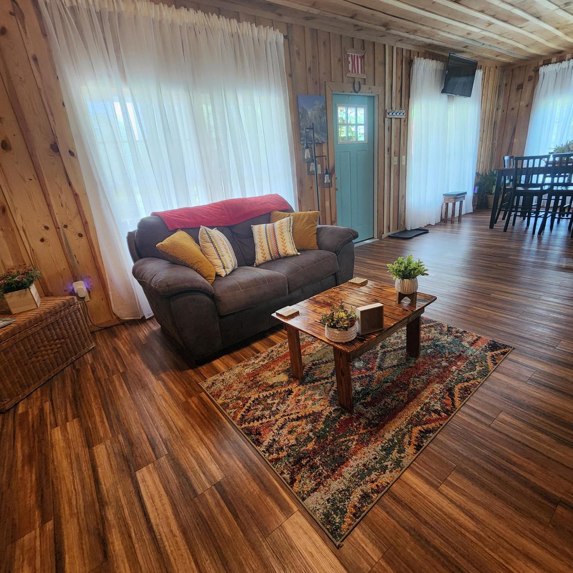 Unique Country Meets Modern!!! Holiday home *