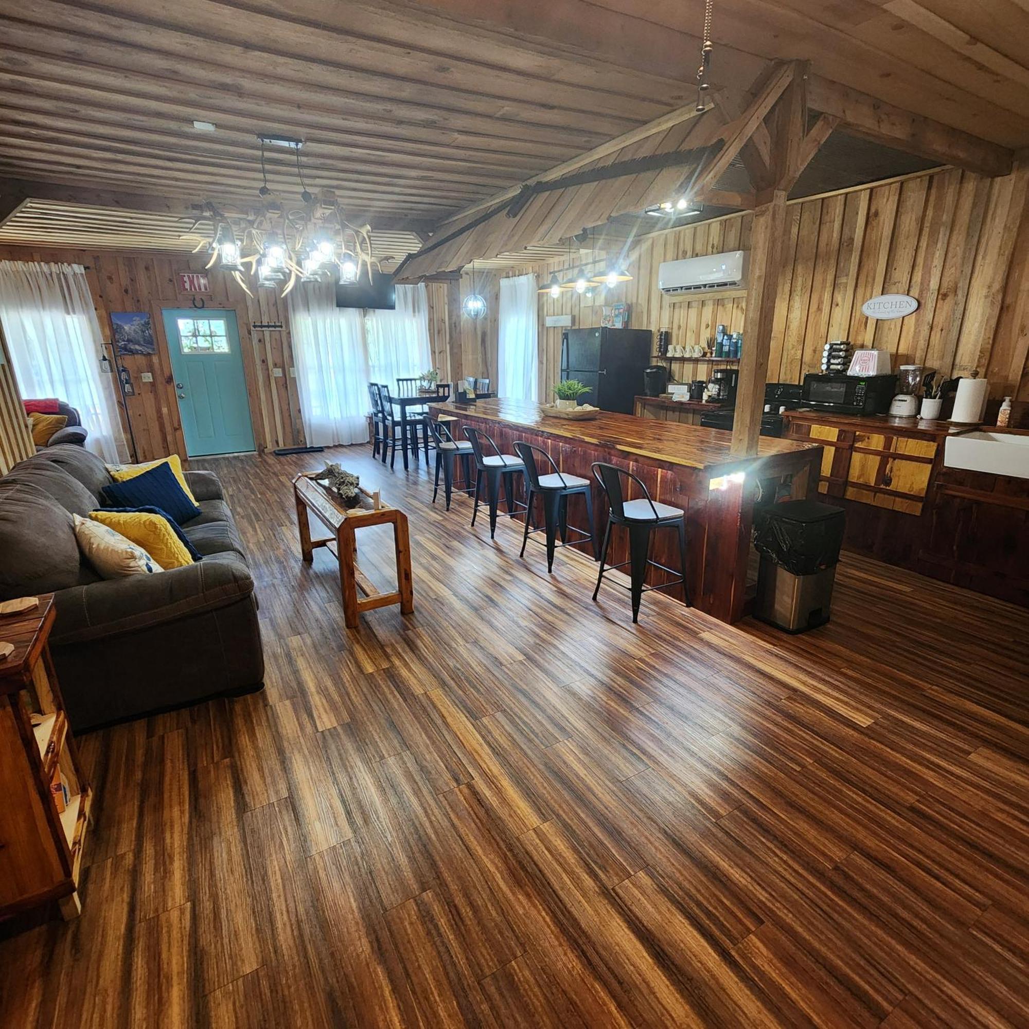 Unique Country Meets Modern!!! *